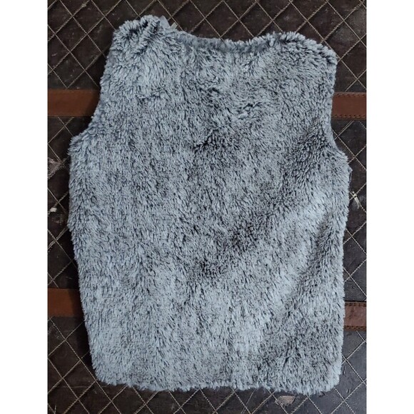 Young Hearts Fur Vest 3T - Picture 5 of 5